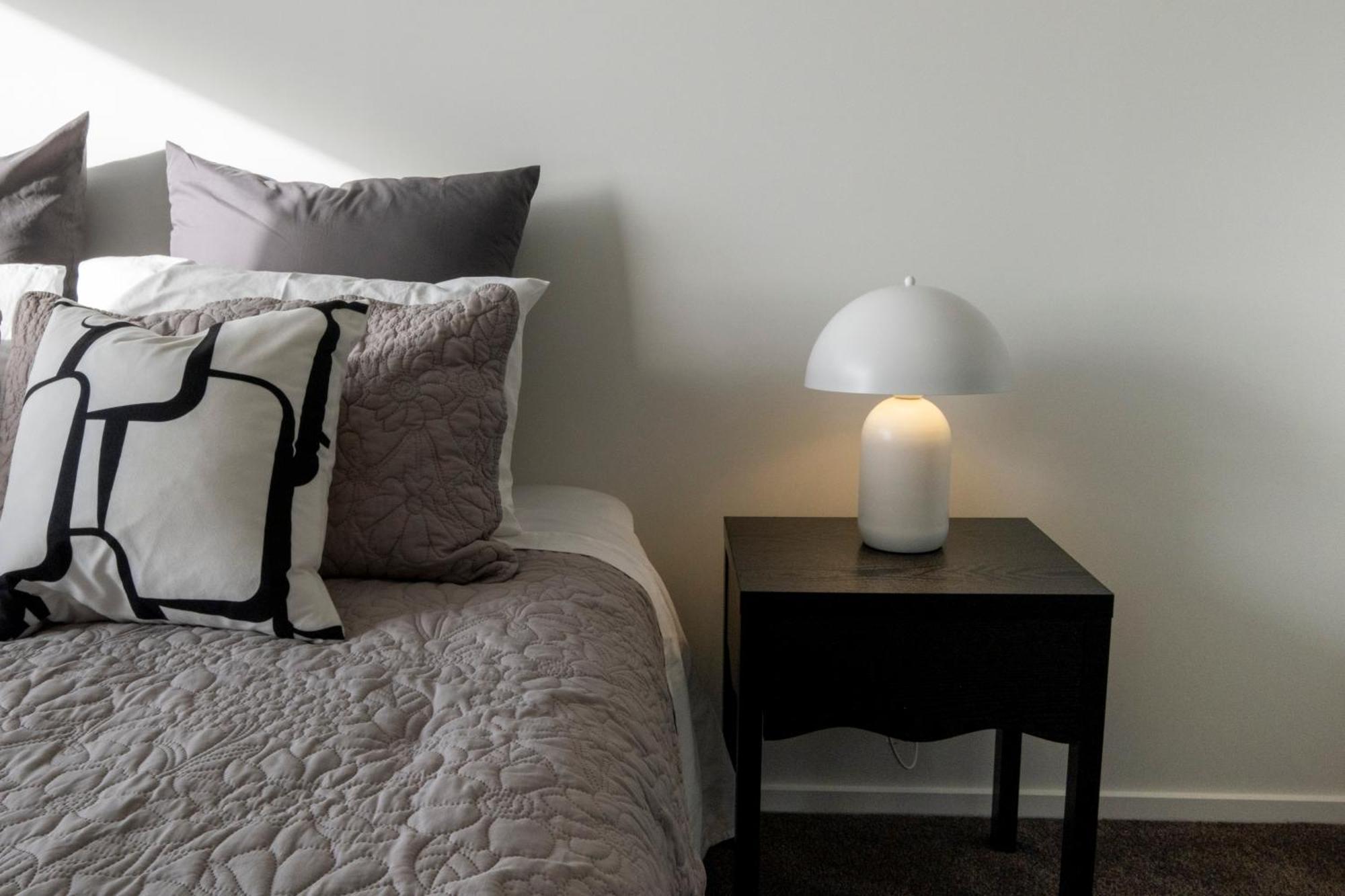 Luxury 2 Bed Townhome In Cbd クライストチャーチ エクステリア 写真