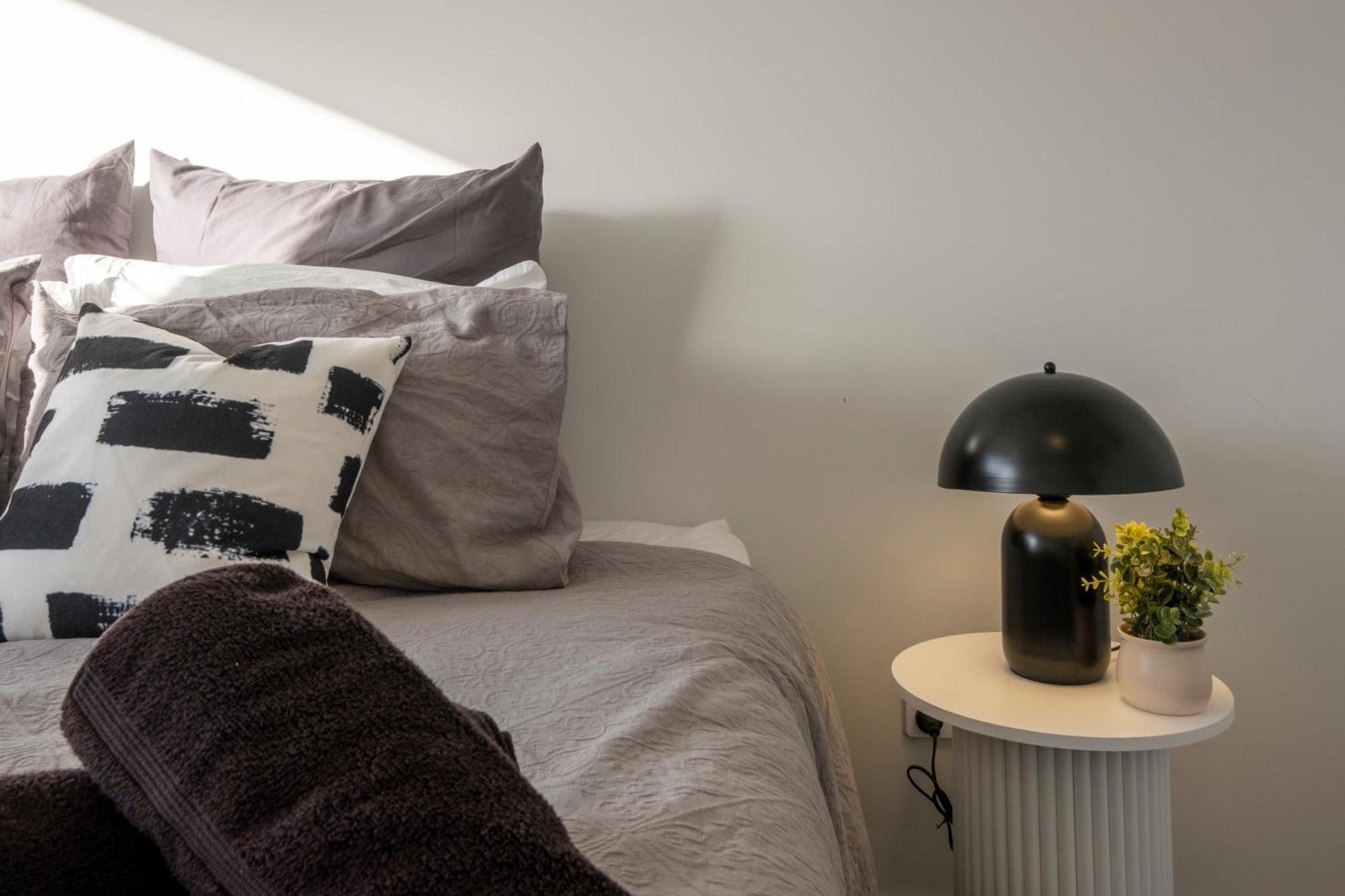 Luxury 2 Bed Townhome In Cbd クライストチャーチ エクステリア 写真
