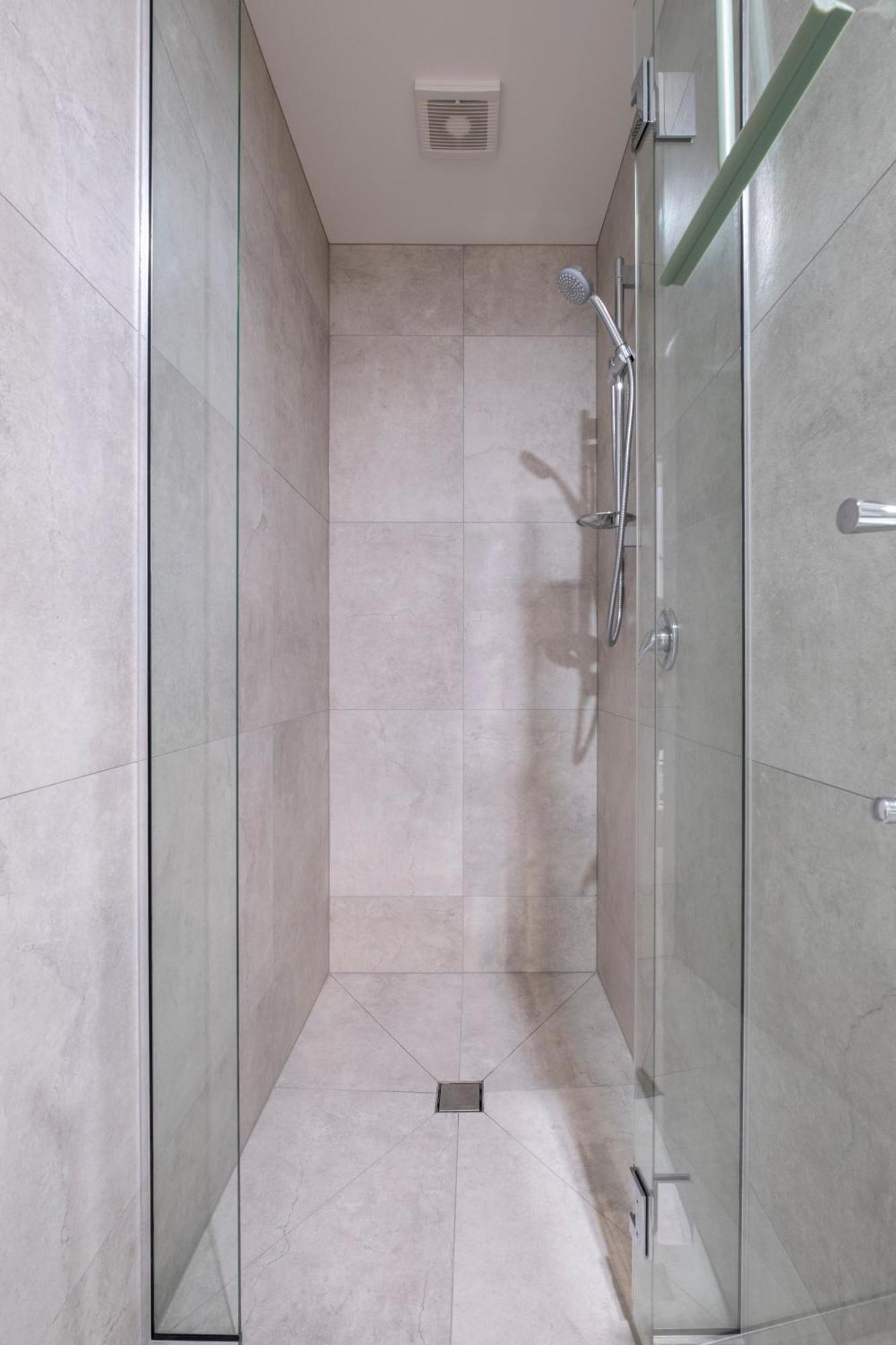 Luxury 2 Bed Townhome In Cbd クライストチャーチ エクステリア 写真