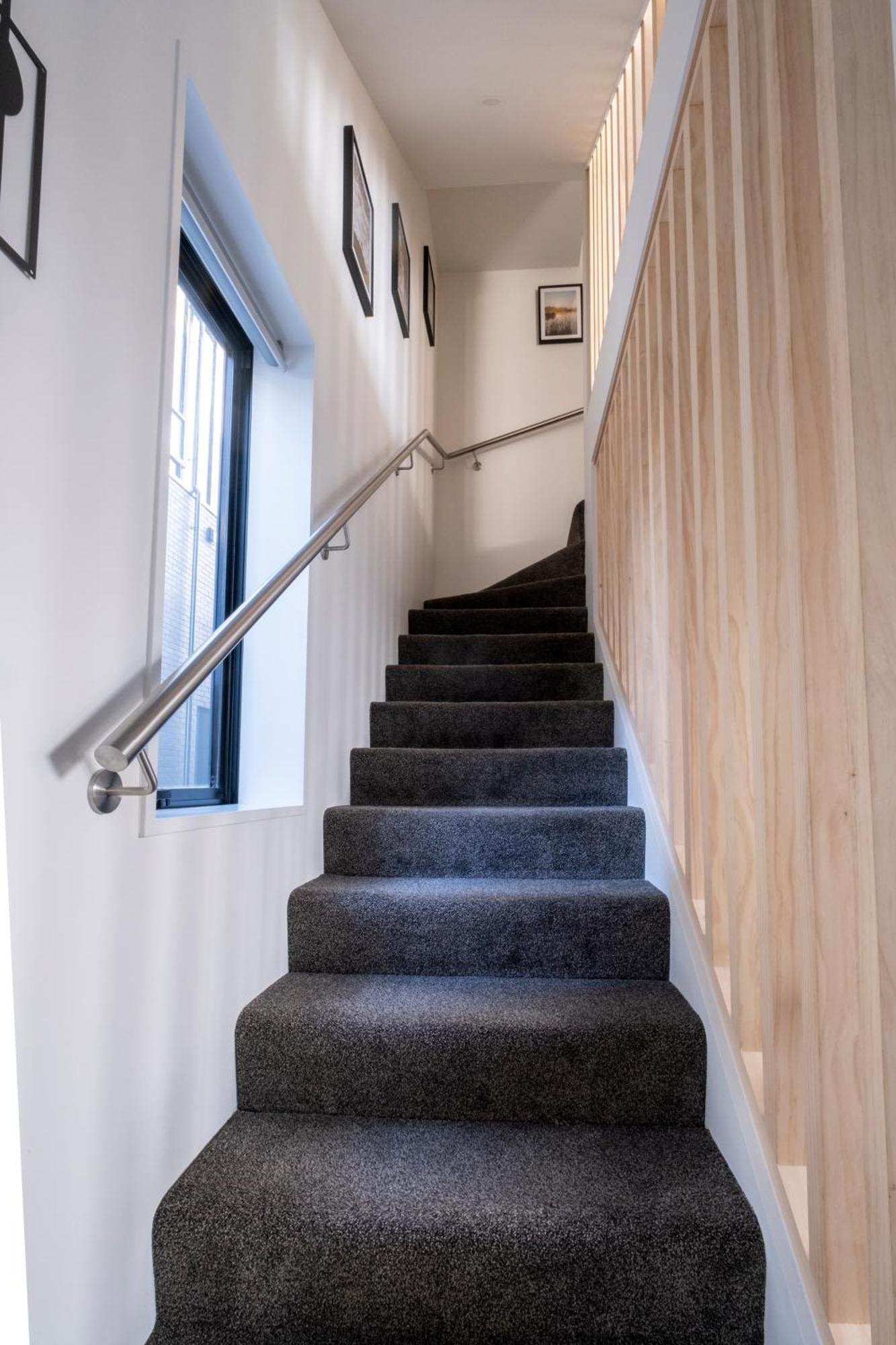 Luxury 2 Bed Townhome In Cbd クライストチャーチ エクステリア 写真
