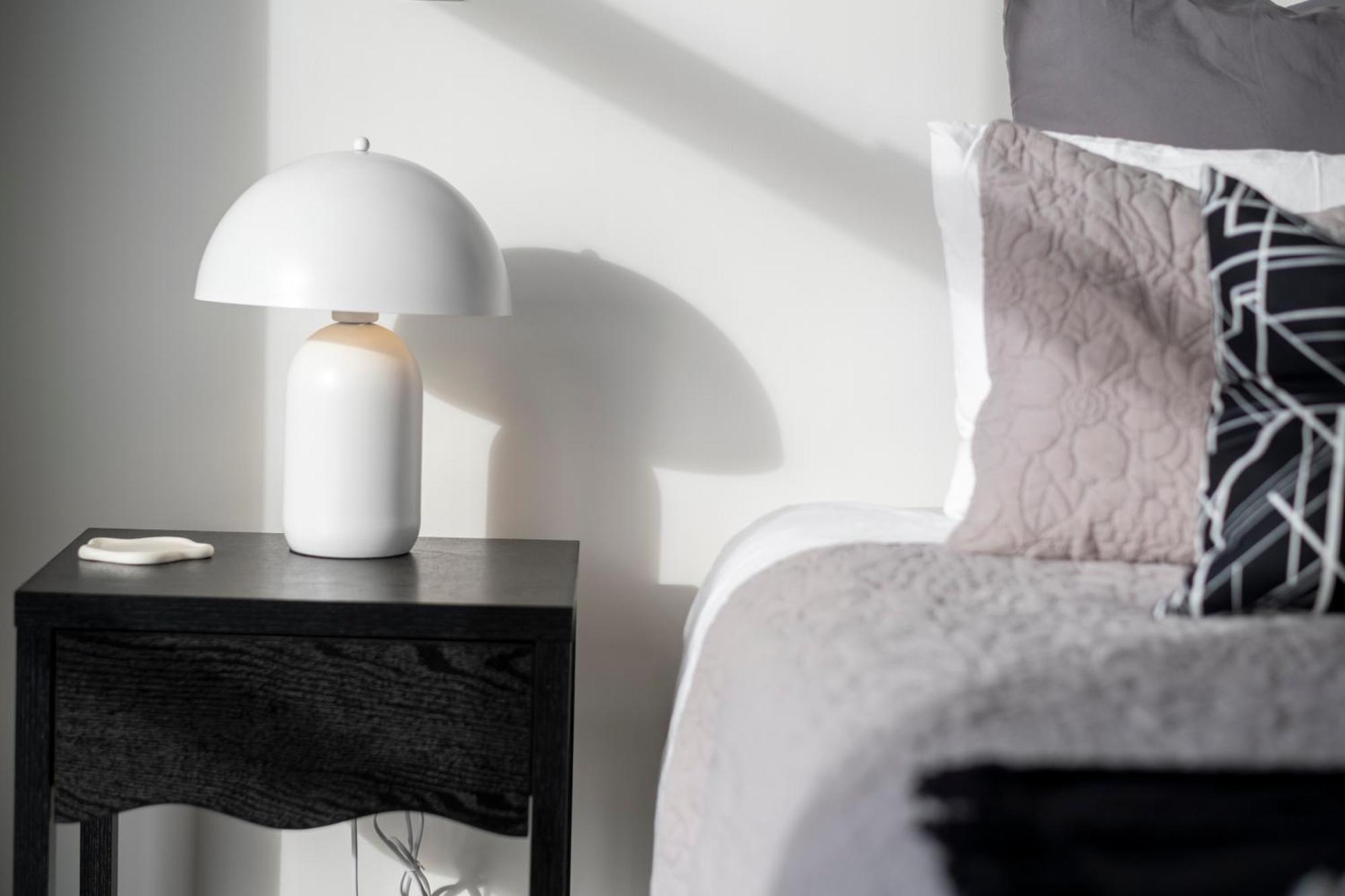 Luxury 2 Bed Townhome In Cbd クライストチャーチ エクステリア 写真