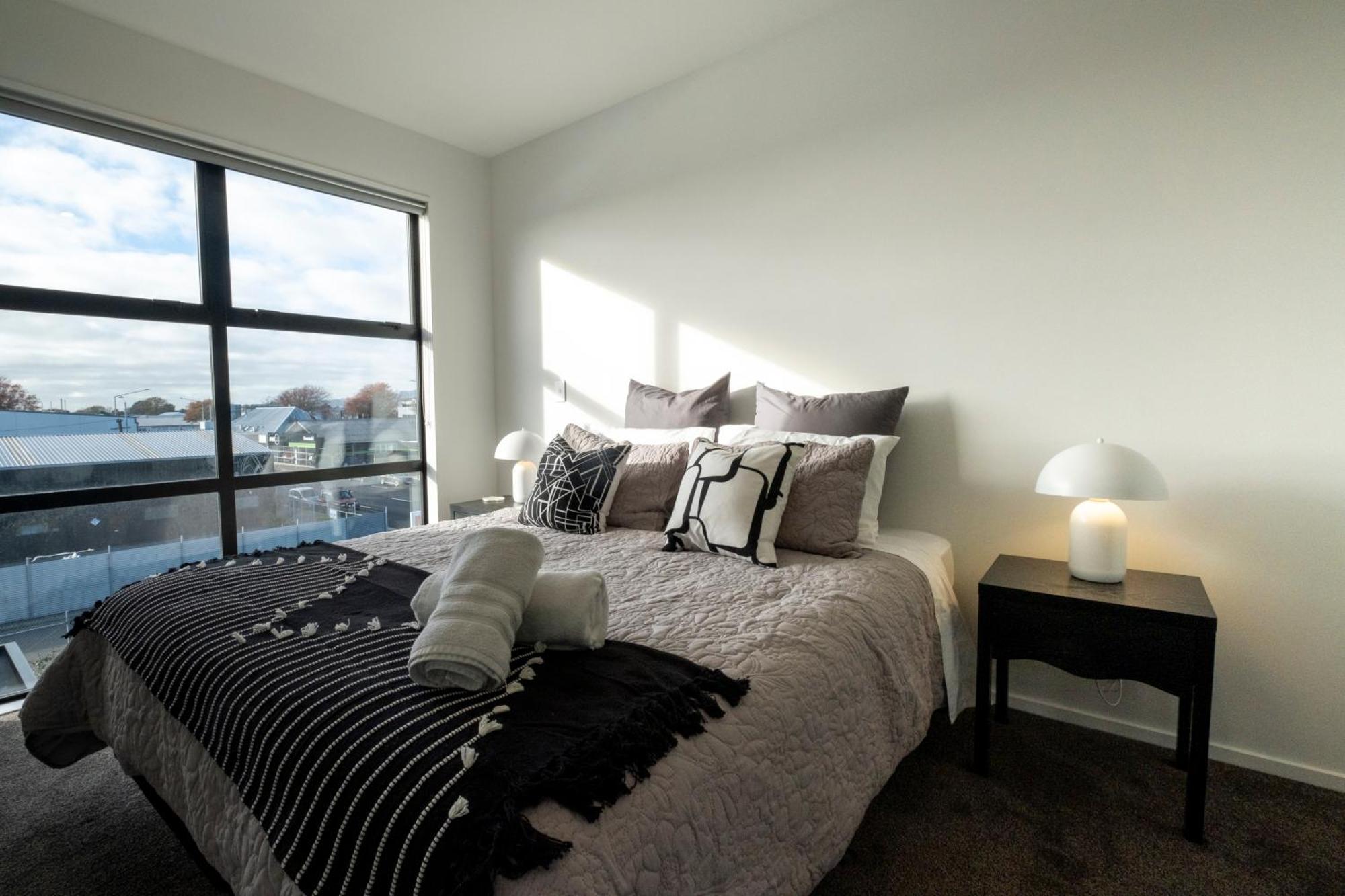 Luxury 2 Bed Townhome In Cbd クライストチャーチ エクステリア 写真