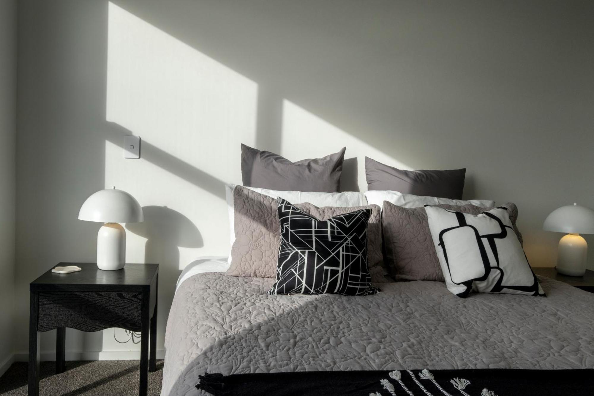 Luxury 2 Bed Townhome In Cbd クライストチャーチ エクステリア 写真